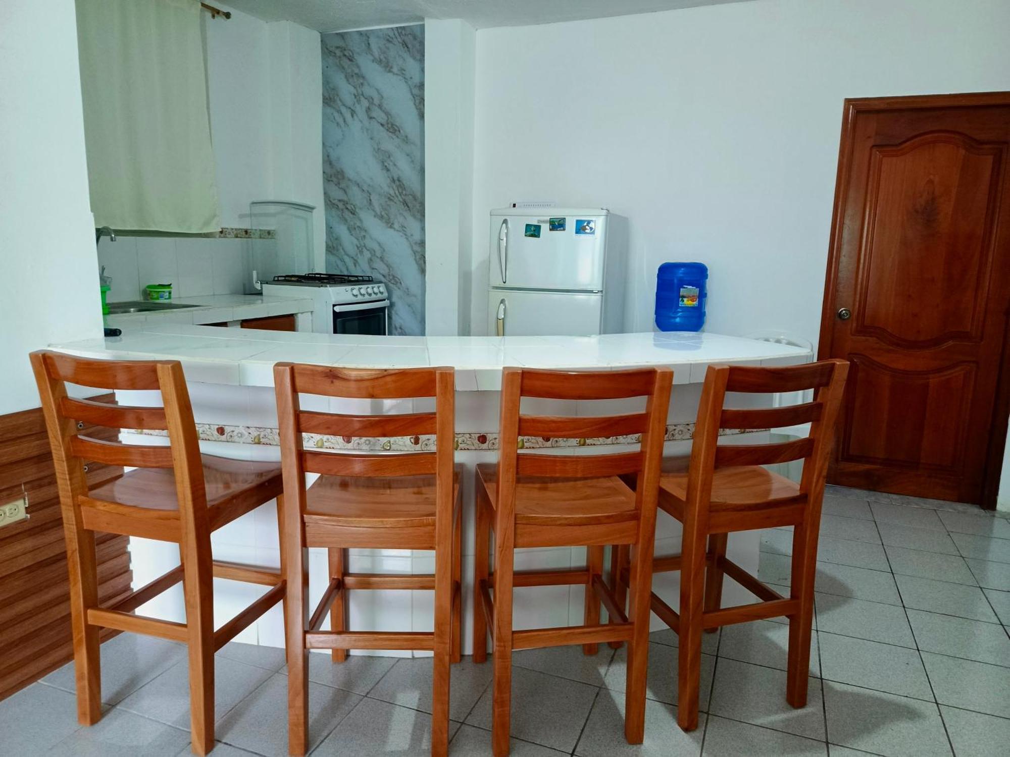 Teresita'S House Suites Con Cocina Privada Пуерто-Бакерісо-Морено Екстер'єр фото